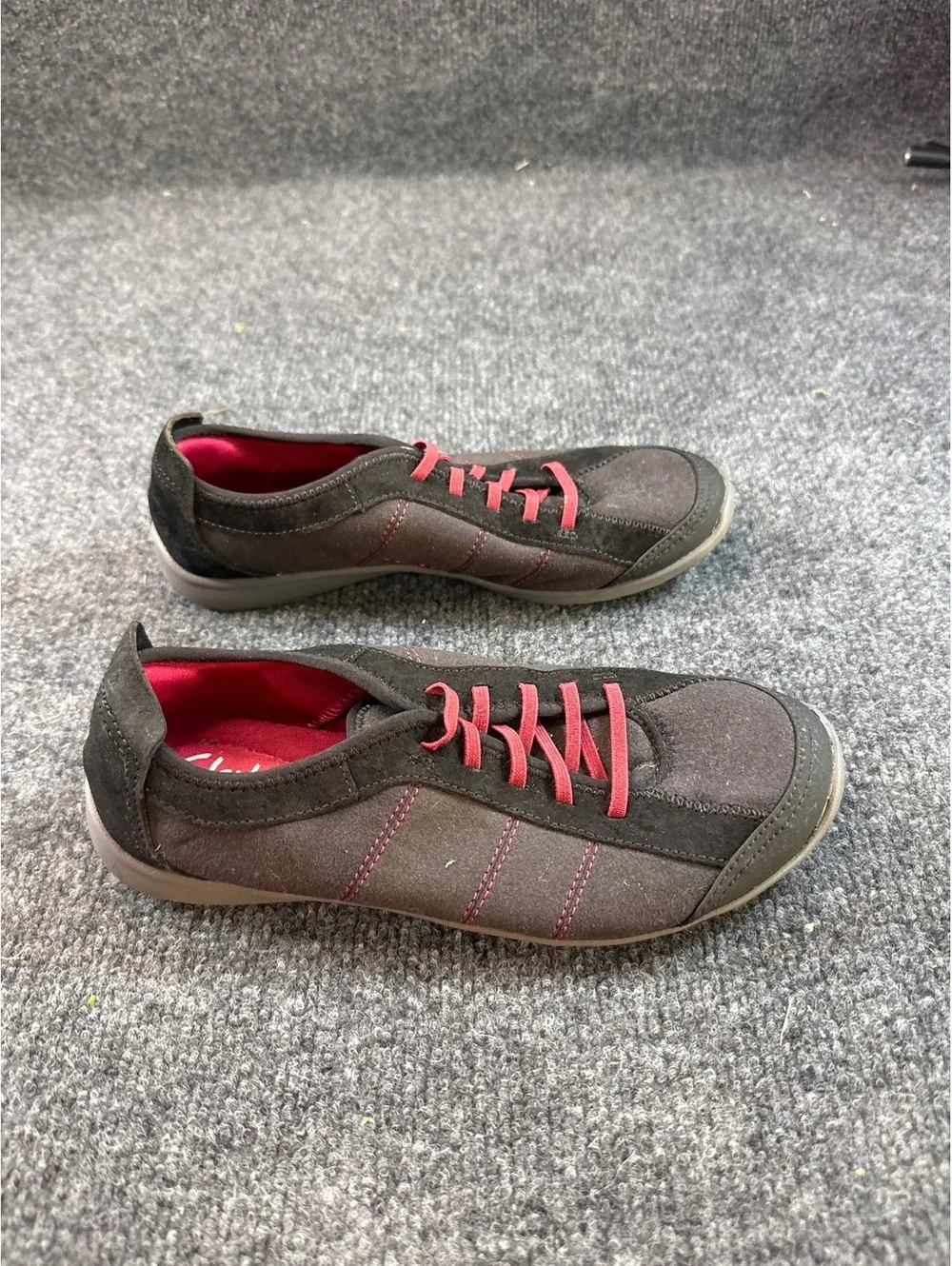 Clarks Collection Women’s Size 5.5 M Gray Suede Leather Lace Up Sneakers Shoes